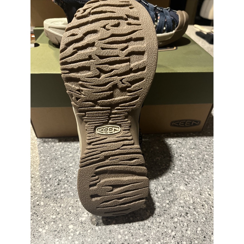 Woman's Sandals KEEN Whisper Size 8.5 NEW IN BOX. Navy/ Birch - Picture 7 of 14